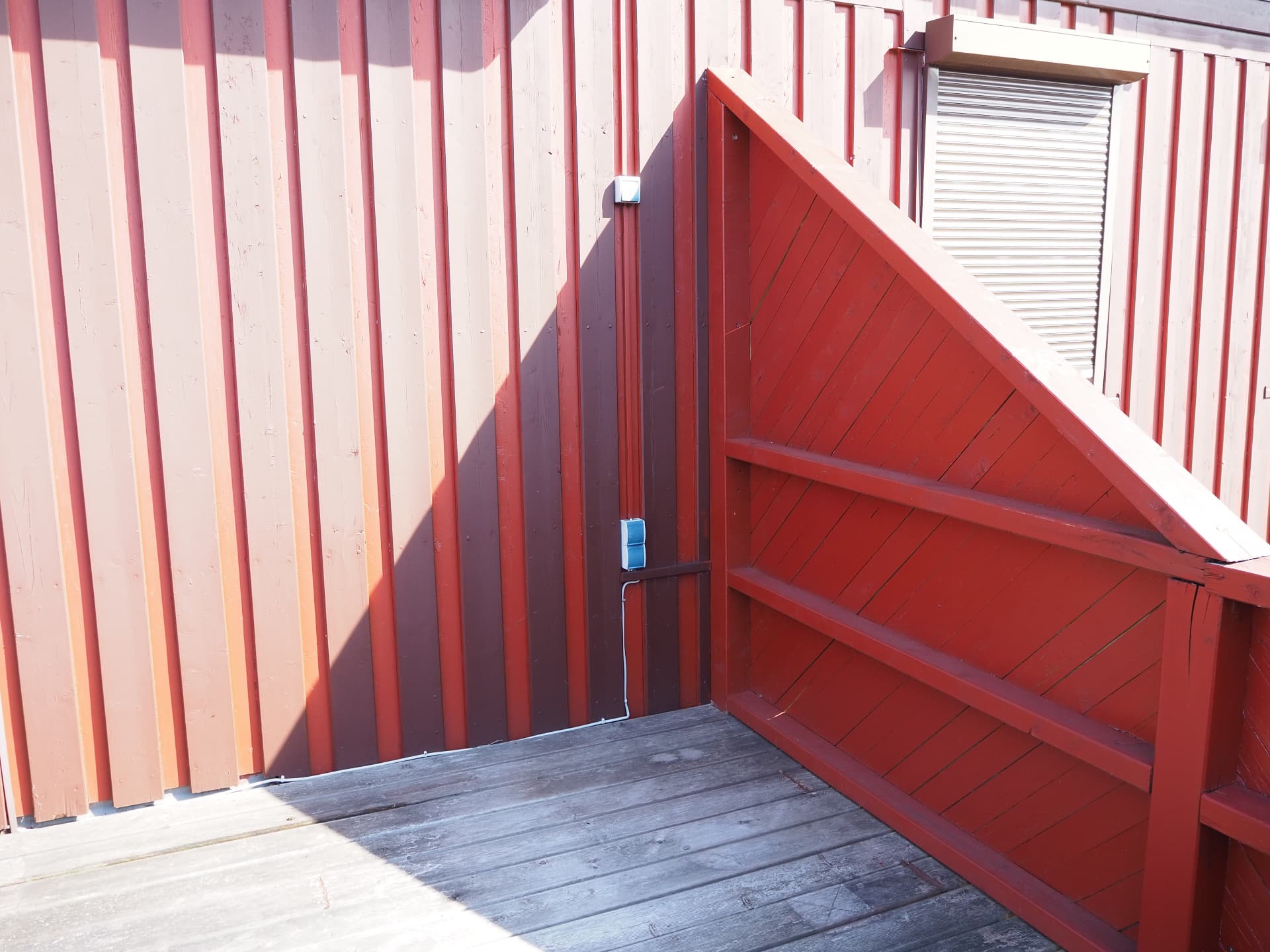 Fertig restaurierte Terrasse mit Geländer